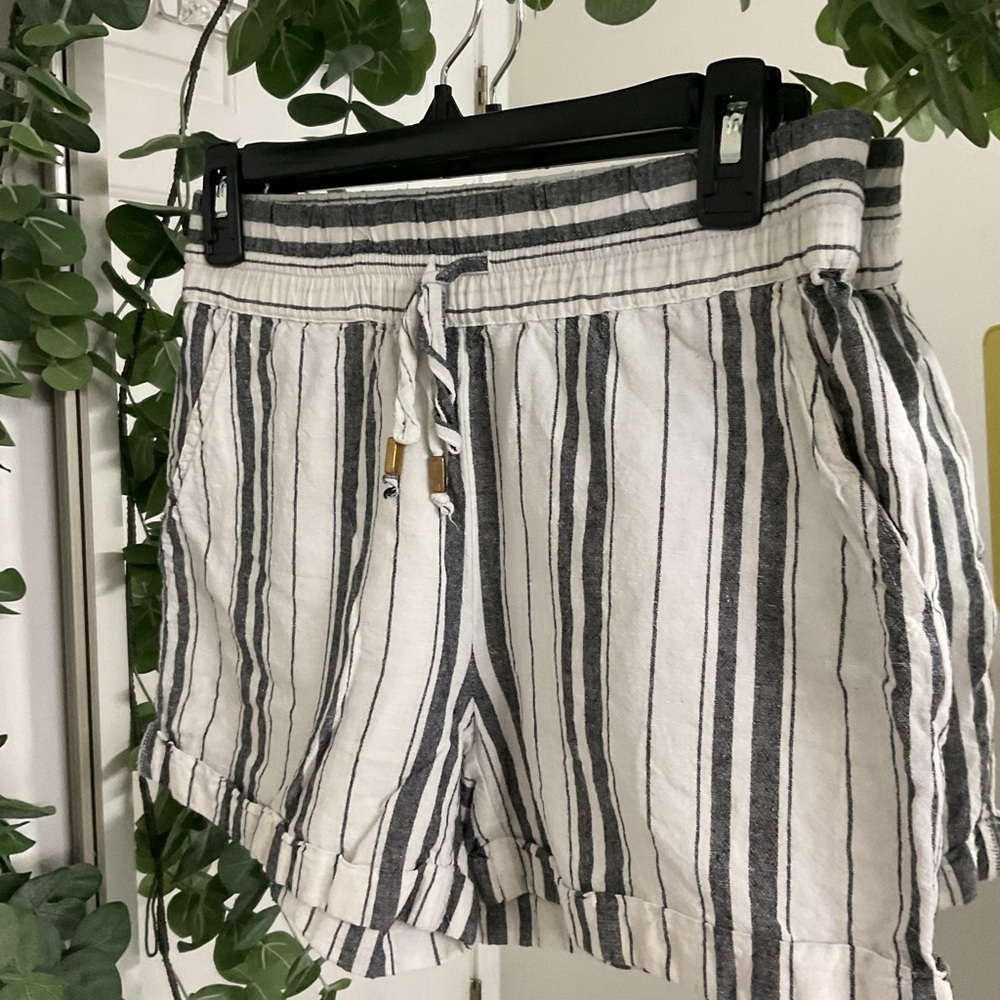 Maeve Black and White Striped Women's Cargo Shorts - Picture 4 of 8